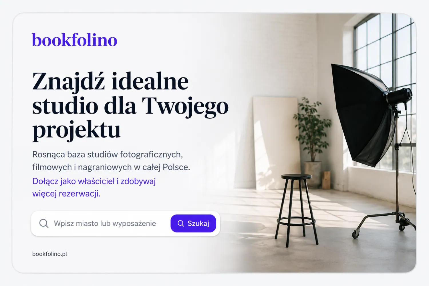 Sesja studyjna w profesjonalnym studio fotograficznym z lampami błyskowymi i białym tłem