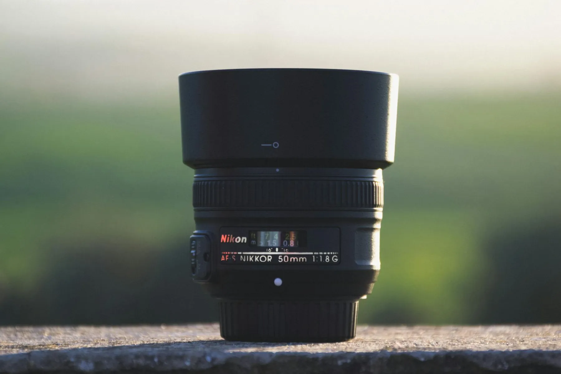 Obiektyw portretowy 85mm w sesji studyjnej z bokeh